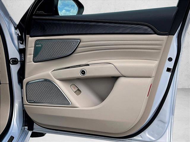 Used 2023 Maserati Grecale GT image 19