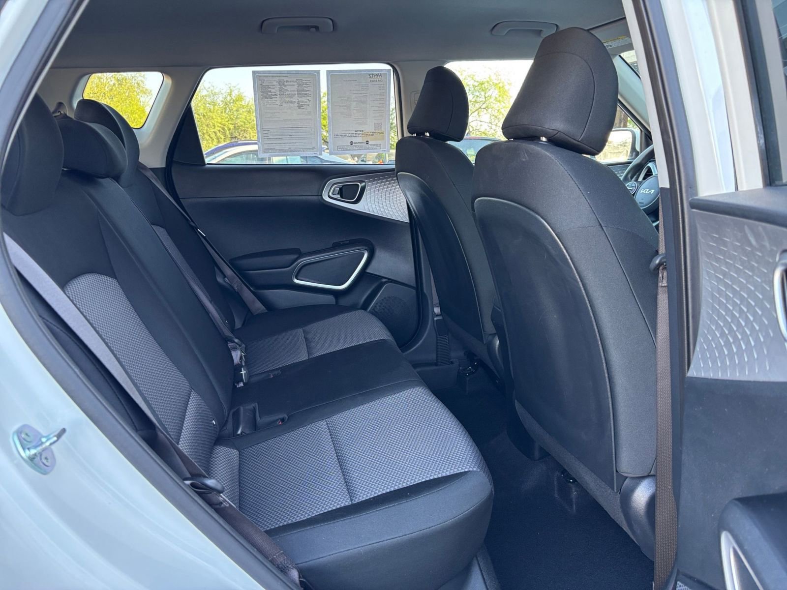 Used 2025 Kia Soul LX w/ LX Technology Package FWD image 23