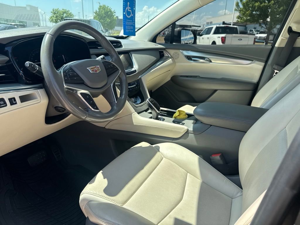 Used 2019 Cadillac XT5 Premium Luxury w/ Driver Assist Package FWD image 7