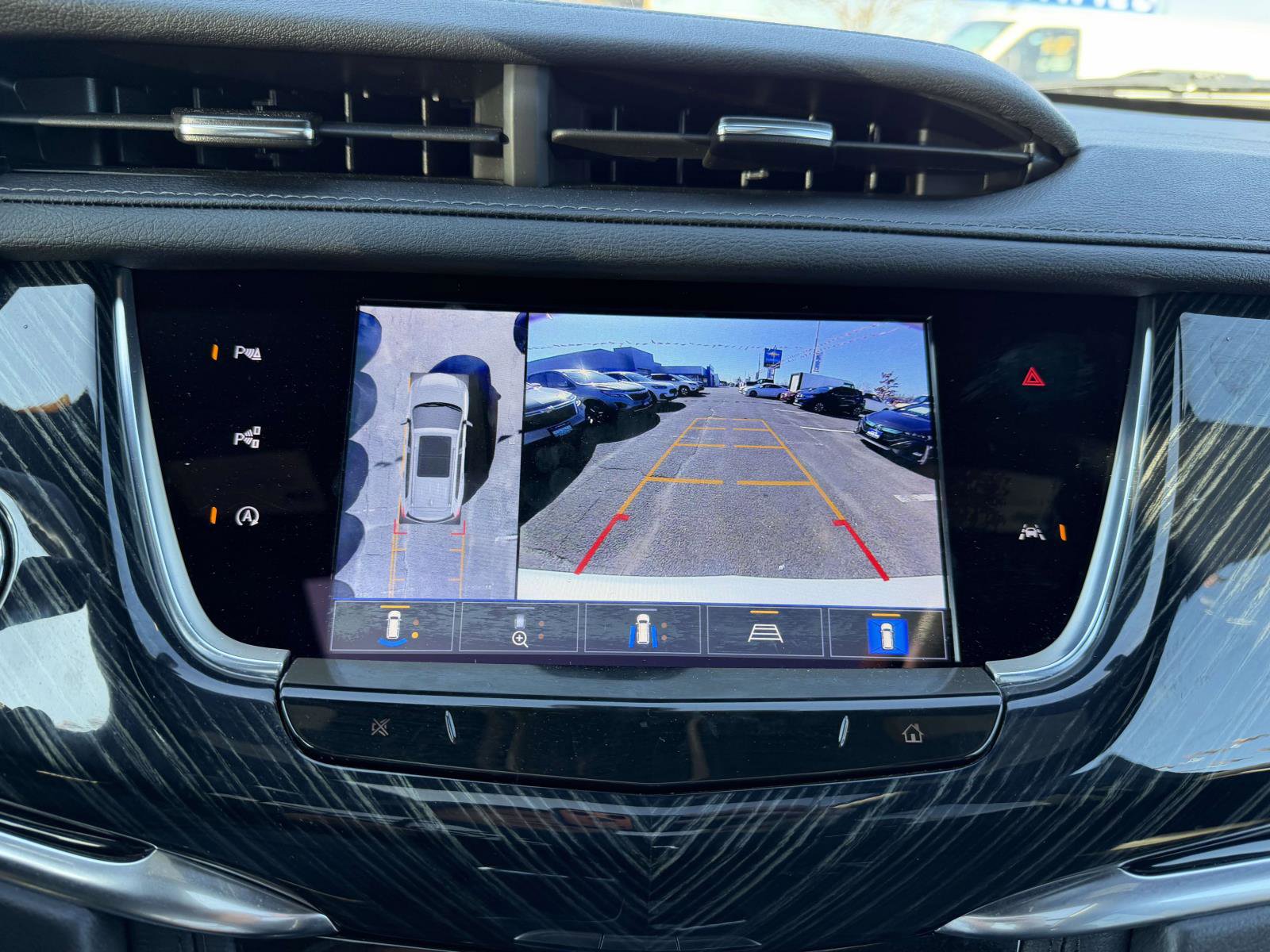 Certified 2024 Cadillac XT6 Premium Luxury w/ Technology Package AWD/4WD image 26
