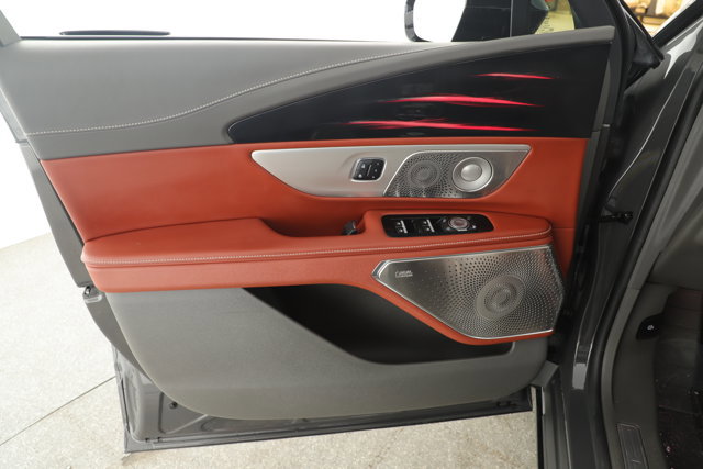 Used 2025 Lincoln Nautilus Black Label image 9