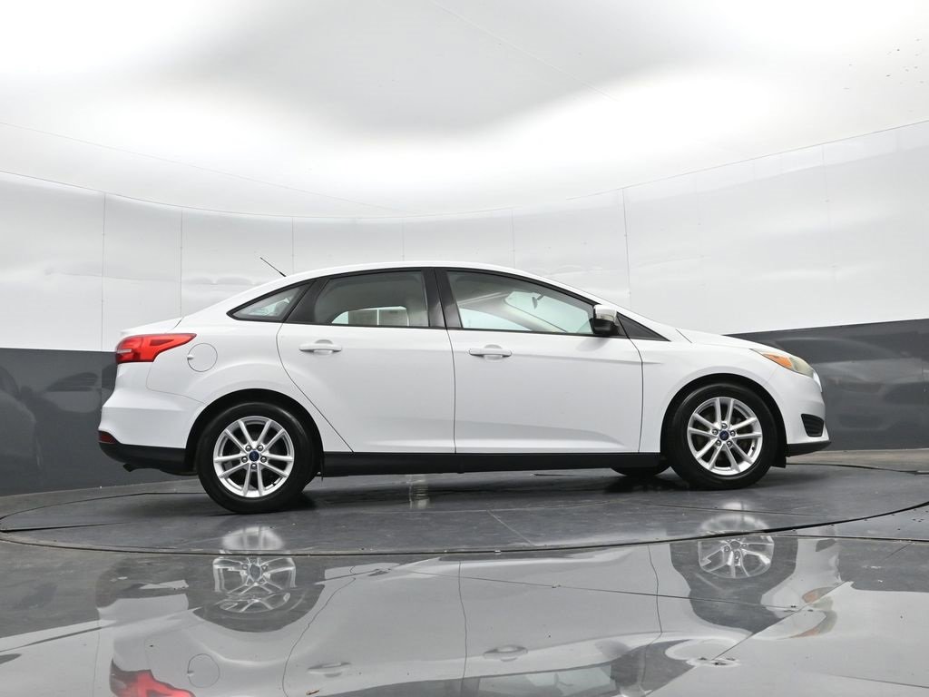 Used 2015 Ford Focus SE image 32