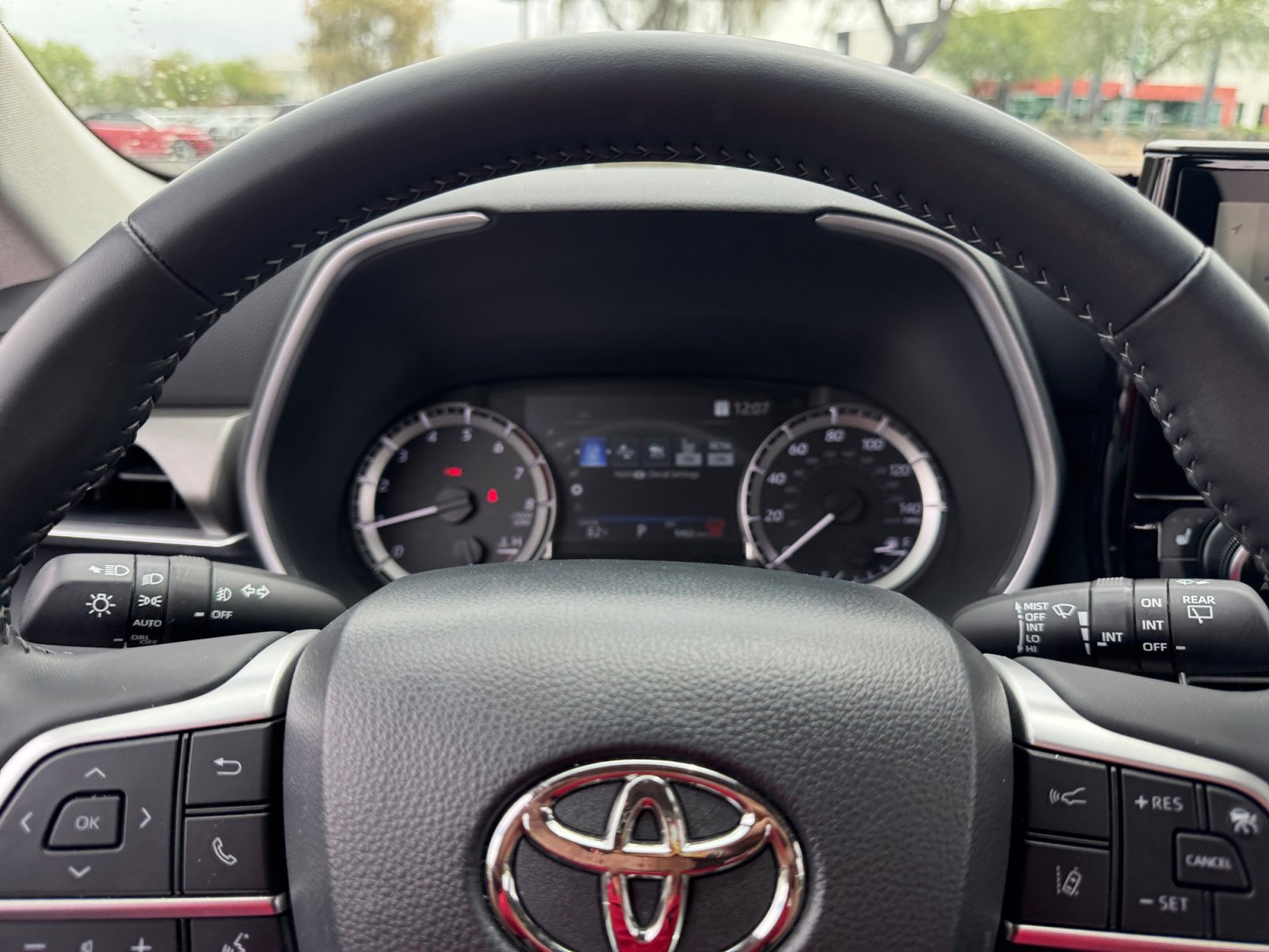 Certified 2025 Toyota Highlander XLE AWD/4WD image 10