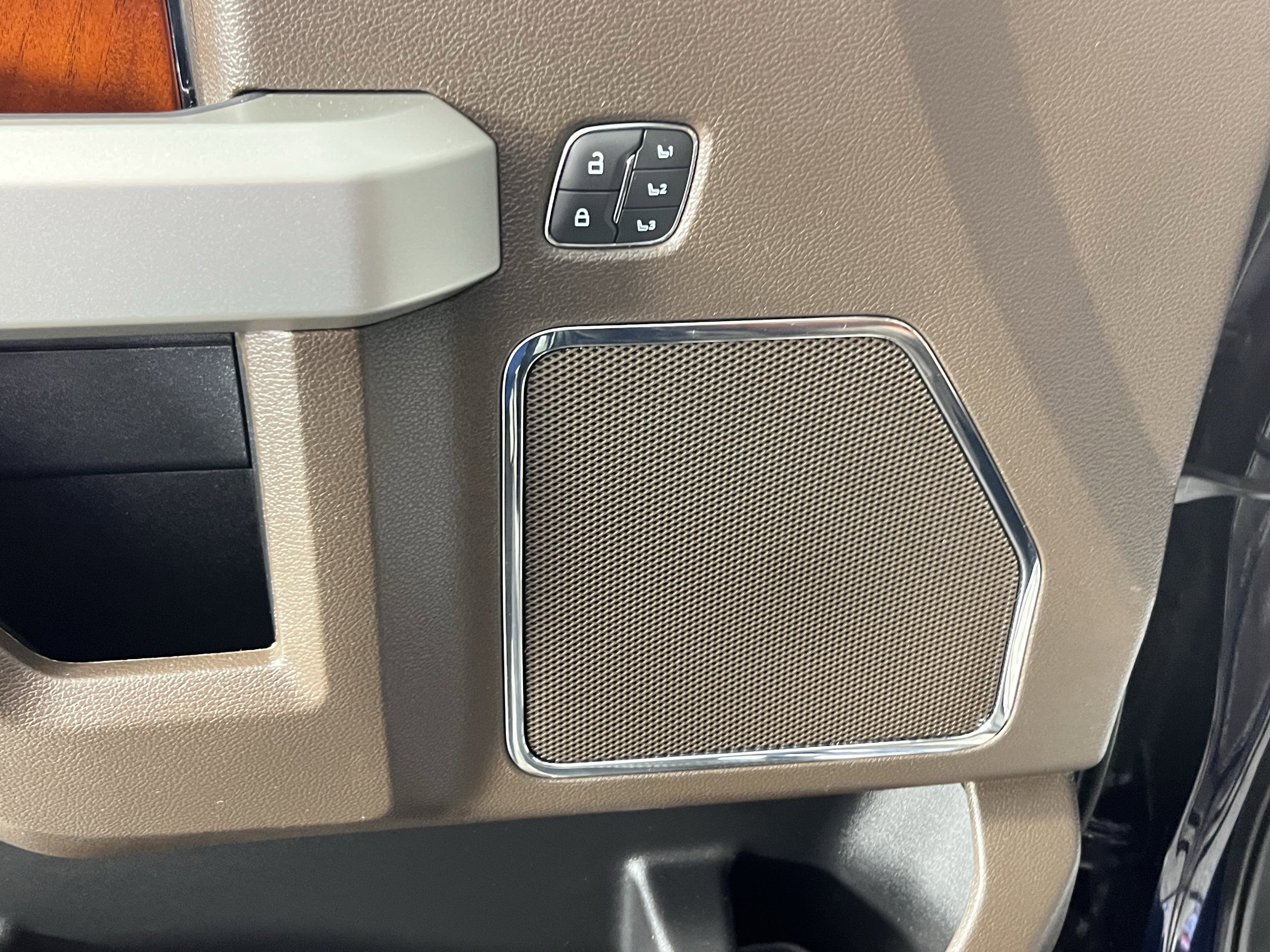 Used 2022 Ford F450 King Ranch w/ King Ranch Ultimate Package image 18