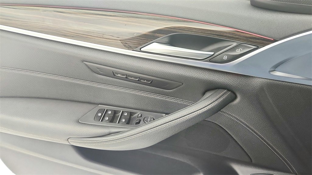 Used 2019 BMW 540i image 25