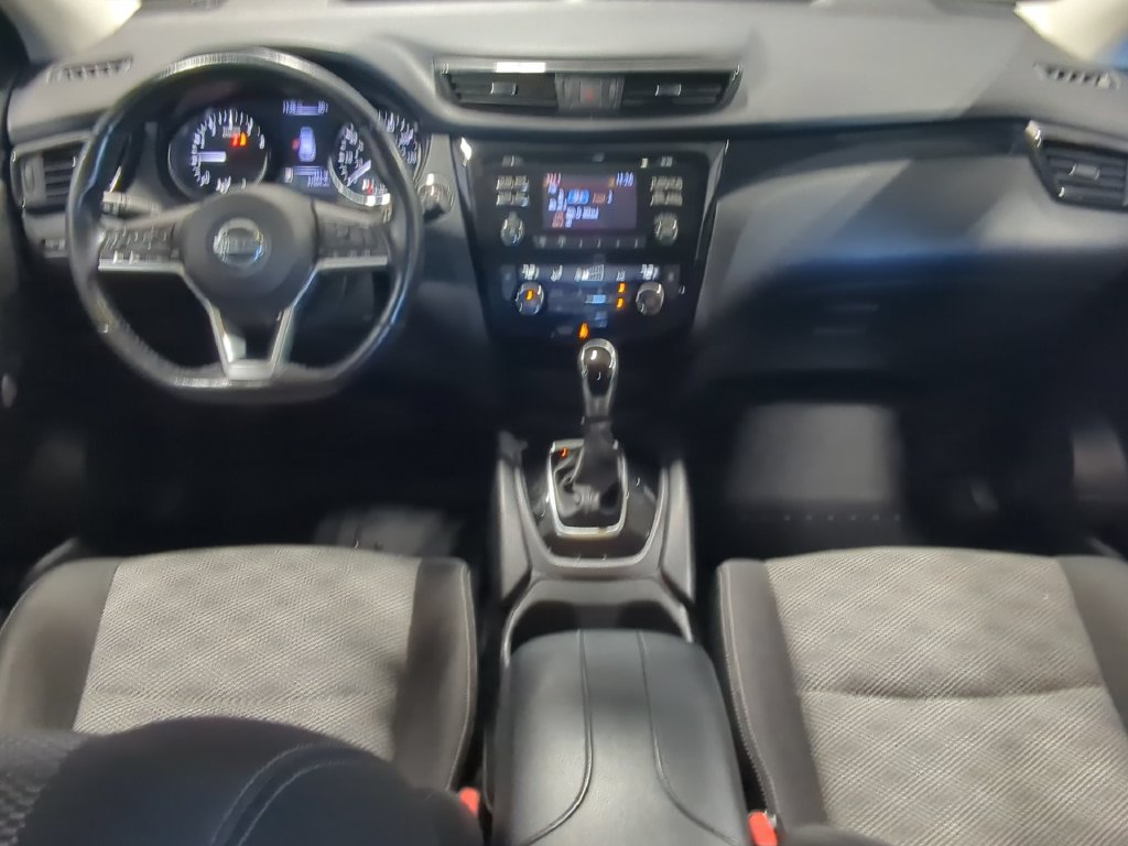 Used 2017 Nissan Rogue Sport SV w/ SV All-Weather Package AWD/4WD image 17