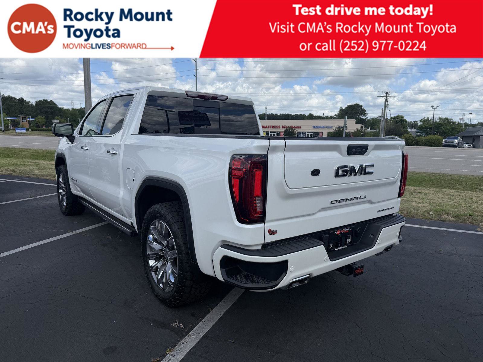 Used 2023 GMC Sierra 1500 Denali w/ Denali Reserve Package AWD/4WD image 5