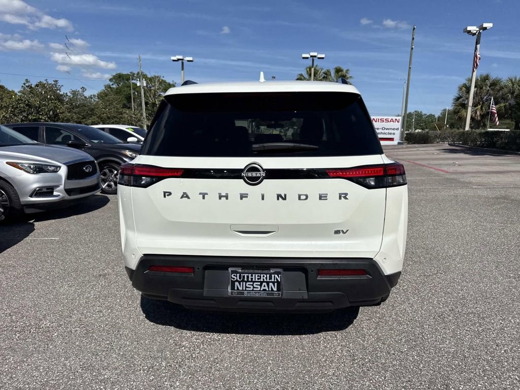 Certified 2024 Nissan Pathfinder SV FWD image 5