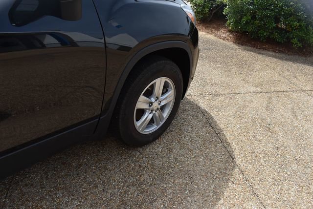 Used 2022 Chevrolet Trax LT w/ LT Convenience Package AWD/4WD image 12