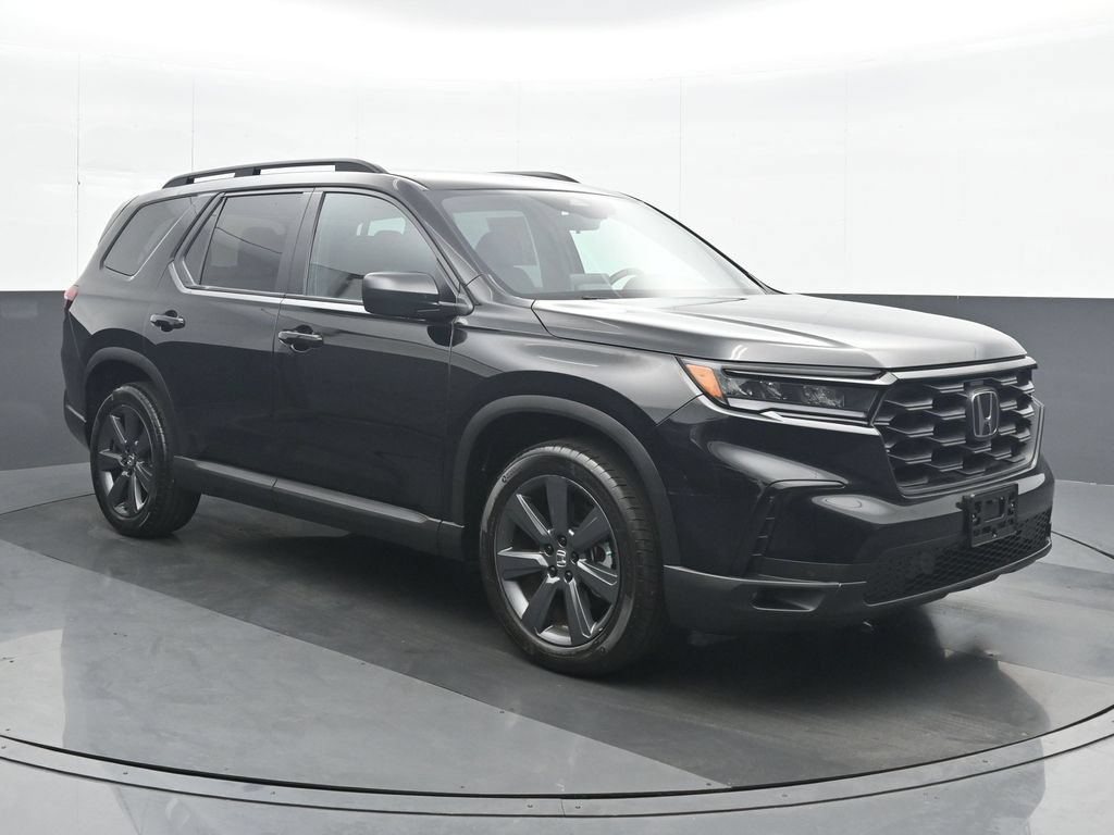 Used 2025 Honda Pilot Sport image 9