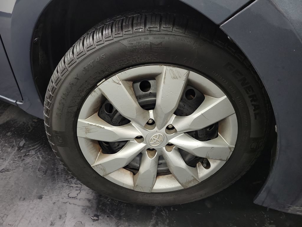 Used 2014 Toyota Corolla LE FWD image 10