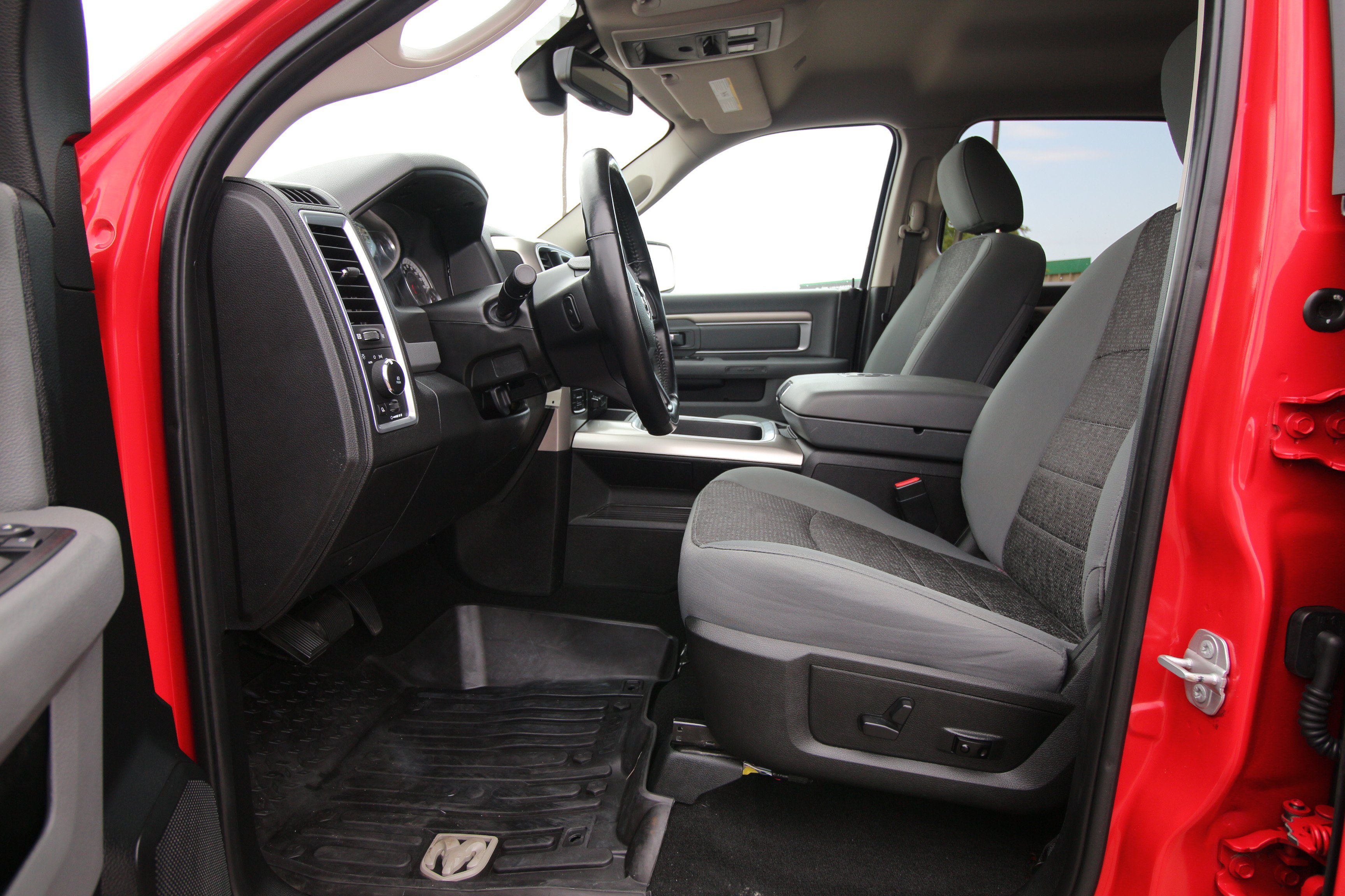 Used 2017 RAM 1500 Big Horn AWD/4WD image 29