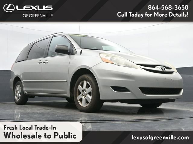Used 2010 Toyota Sienna LE image 10