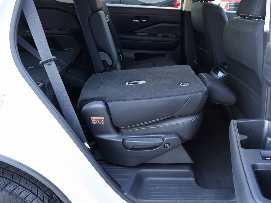 Used 2022 Nissan Pathfinder SV image 33