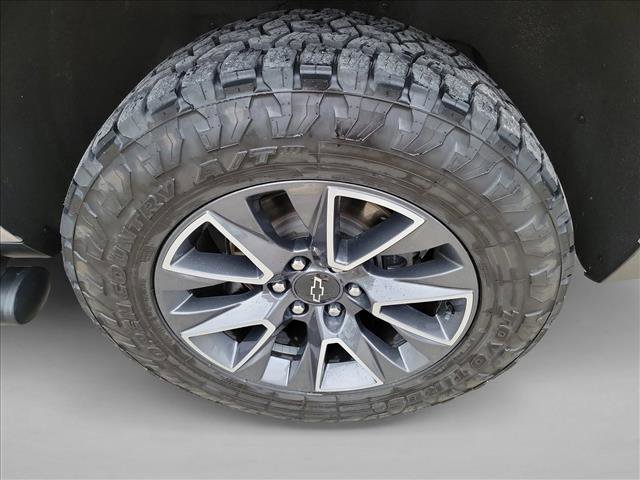 Used 2022 Chevrolet Suburban Z71 w/ Luxury Package AWD/4WD image 13