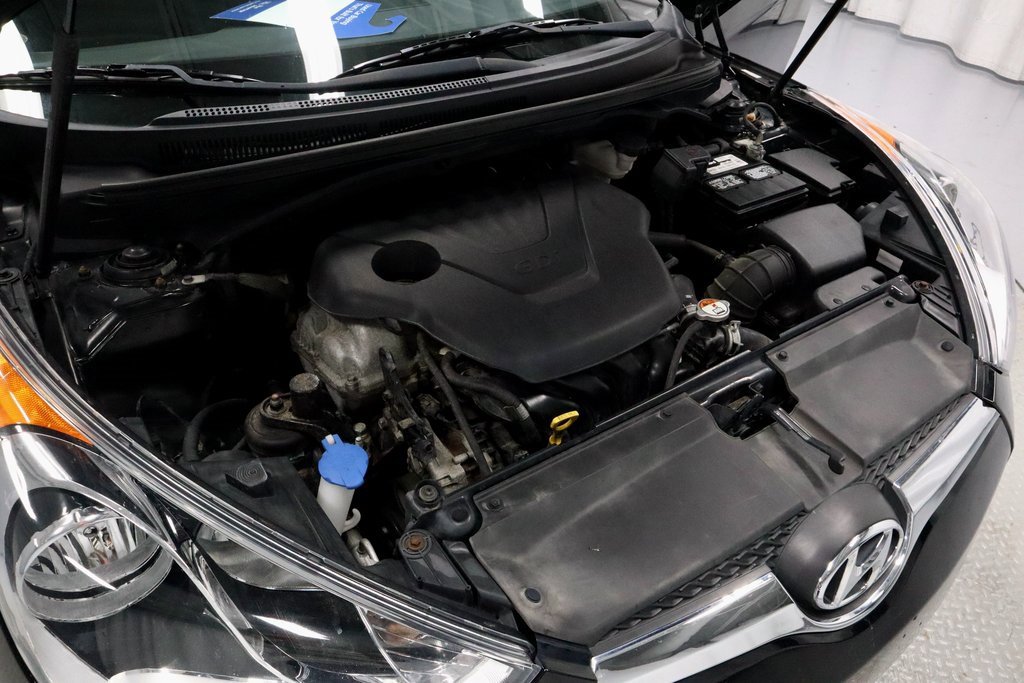 Used 2017 Hyundai Veloster Value Edition image 16