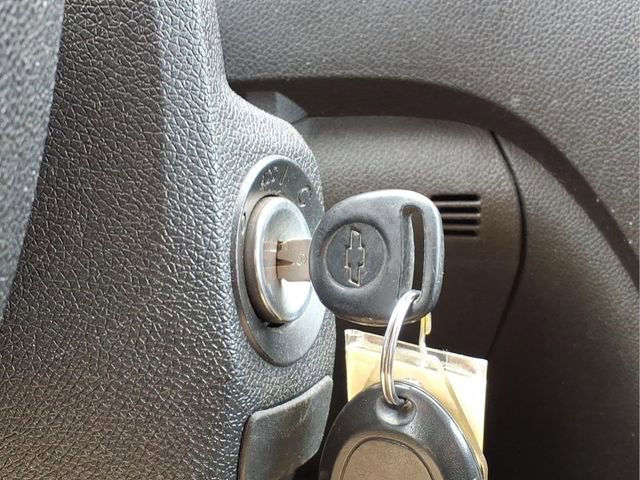 Used 2010 Chevrolet Traverse LT w/ Personal Connectivity Package FWD image 12