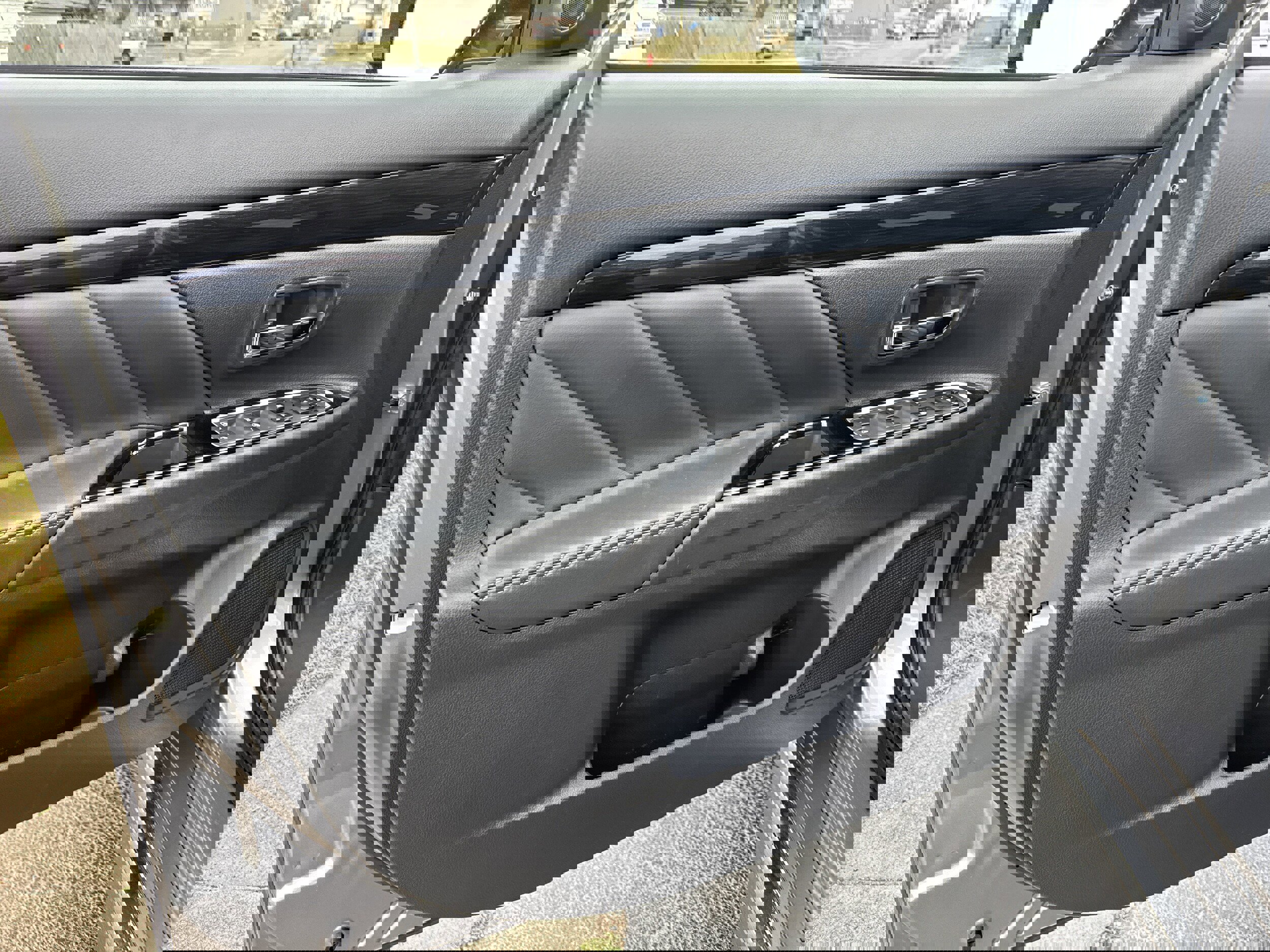 Used 2018 Mitsubishi Outlander SEL image 6