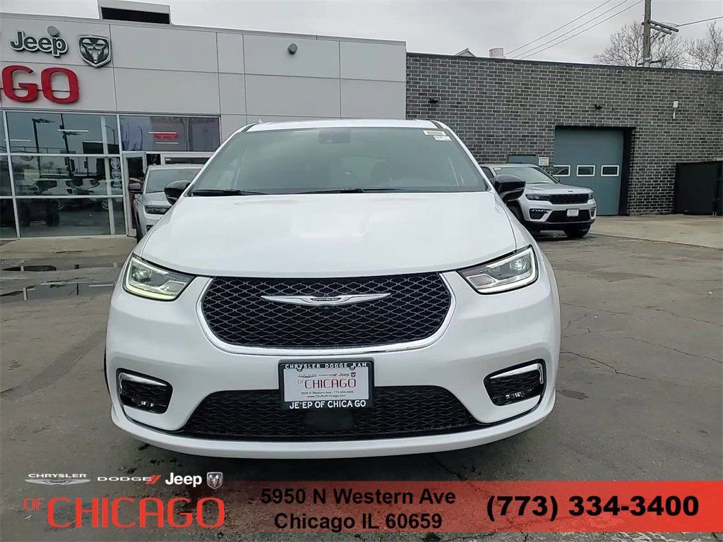 New 2025 Chrysler Pacifica Select FWD image 2