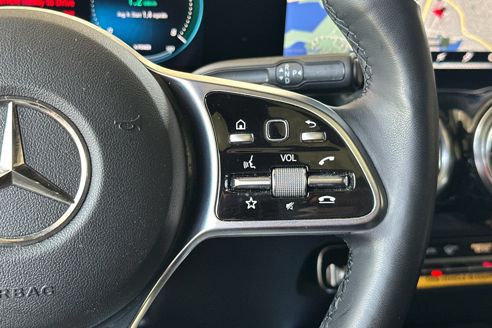 Used 2023 Mercedes-Benz EQB 300 4MATIC w/ Exclusive Package image 32