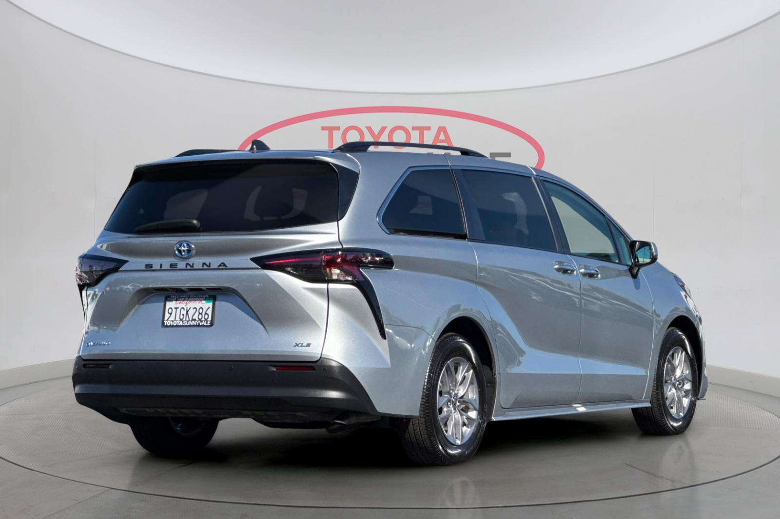 Certified 2025 Toyota Sienna XLE w/ XLE Plus Package AWD/4WD image 4
