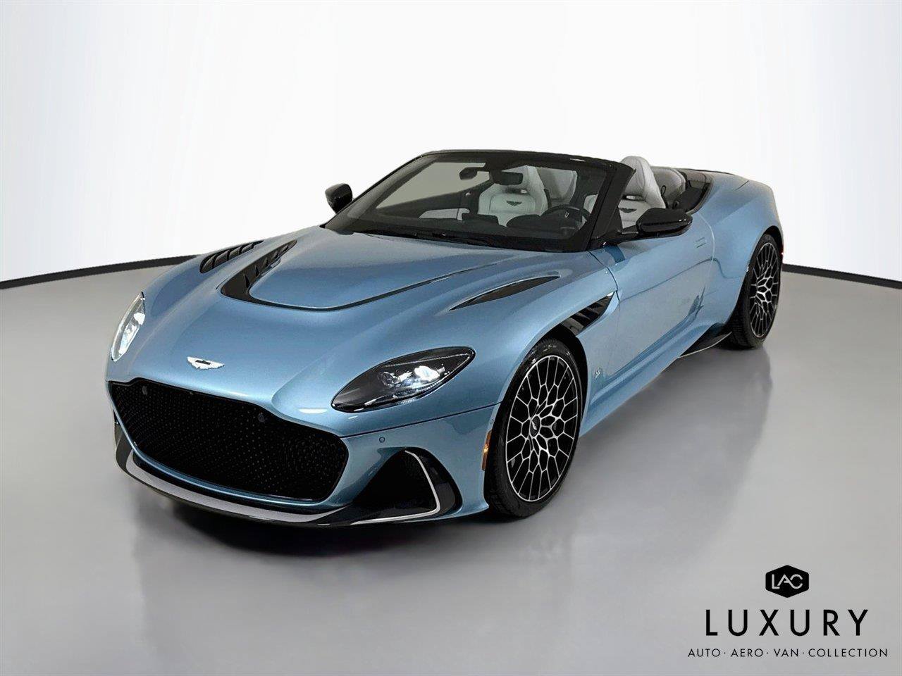 Used 2023 Aston Martin DBS Superleggera Volante RWD image 4