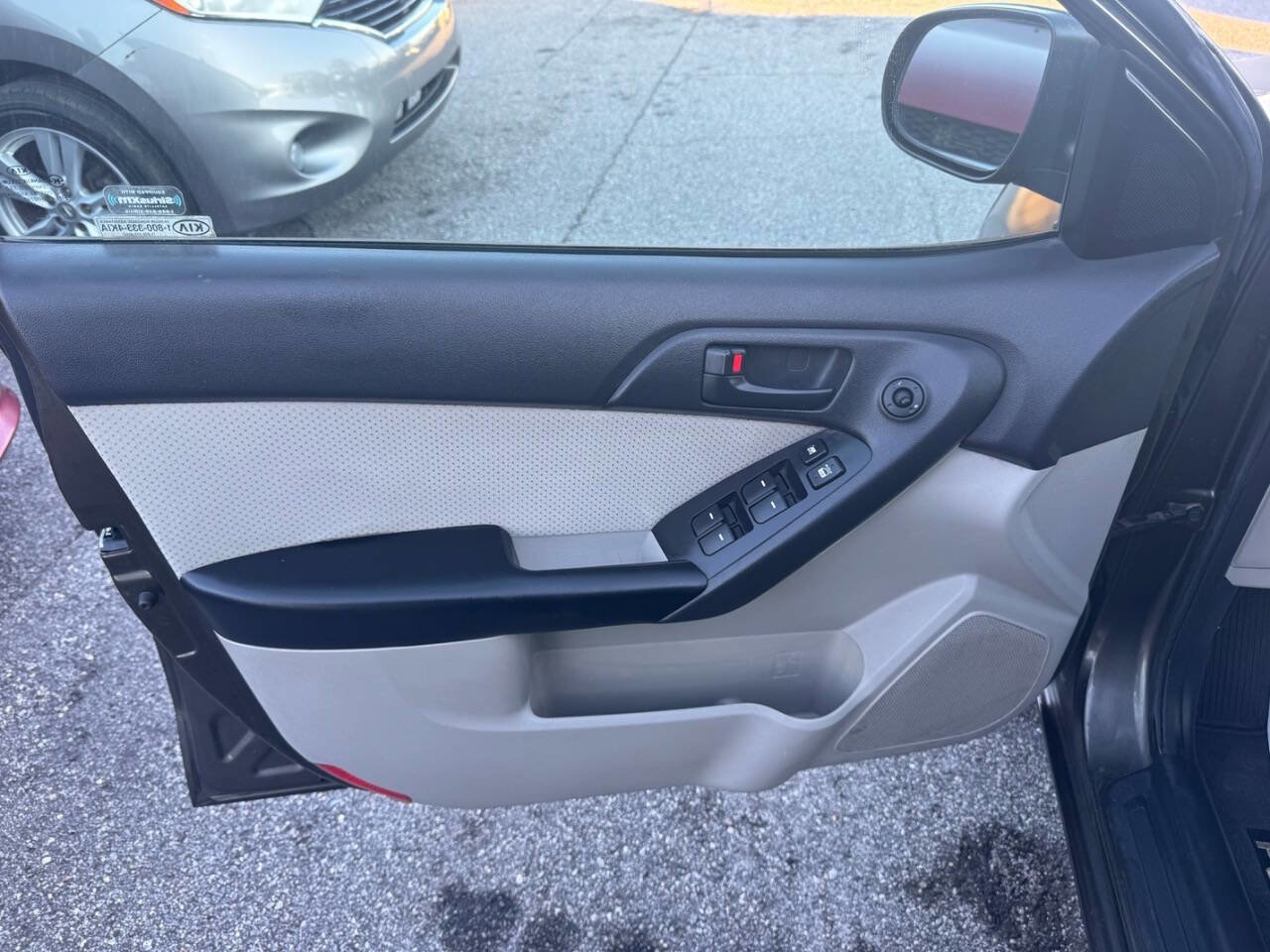 Used 2011 Kia Forte EX image 21