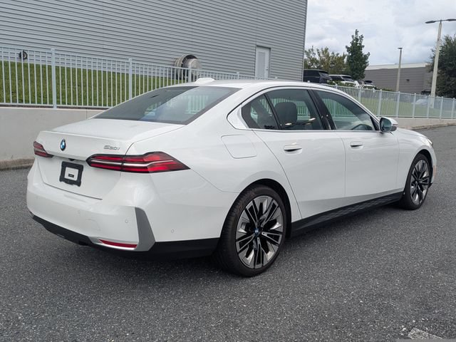 Used 2026 BMW 530i RWD image 6
