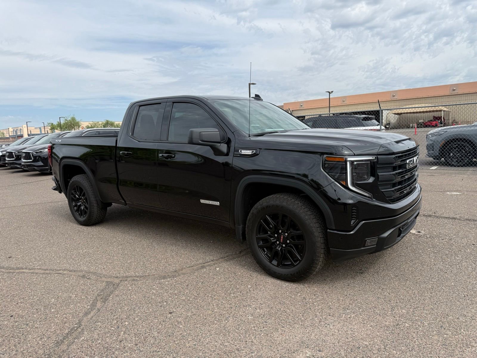 Used 2022 GMC Sierra 1500 Elevation w/ LPO, Elevation Black Package AWD/4WD image 3