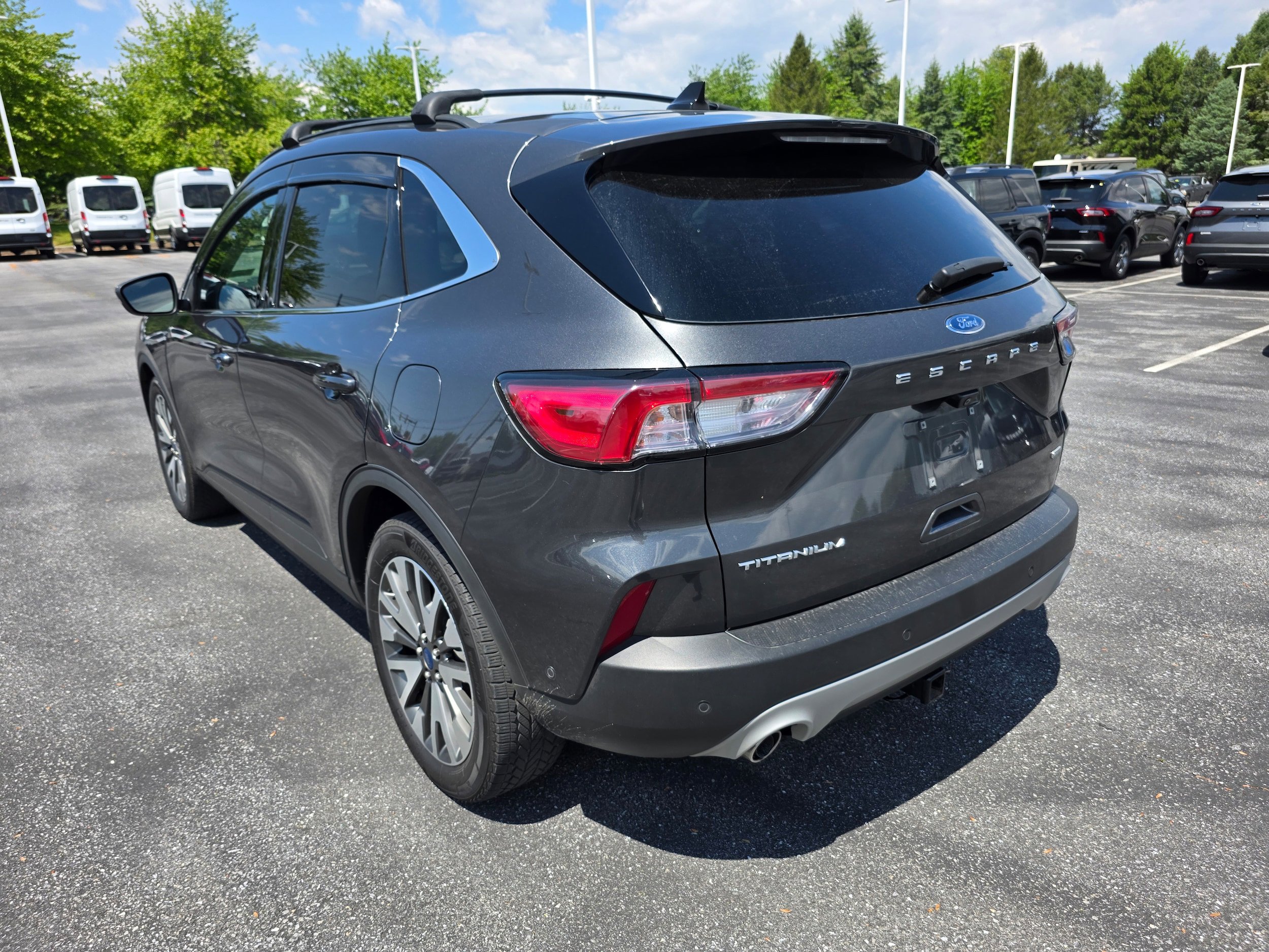 Used 2020 Ford Escape Titanium FWD image 3