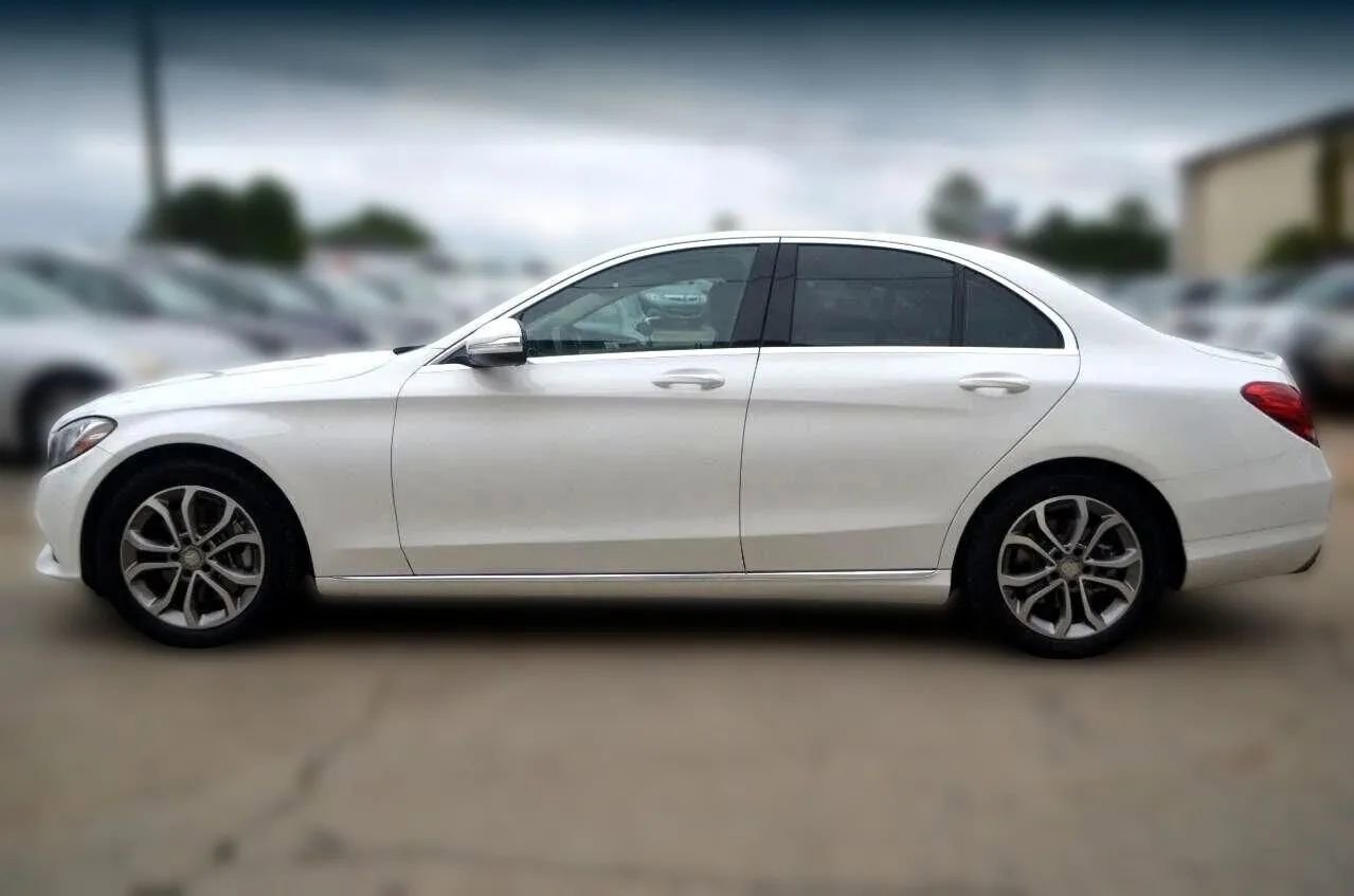 Used 2015 Mercedes-Benz C 300 Sedan image 4