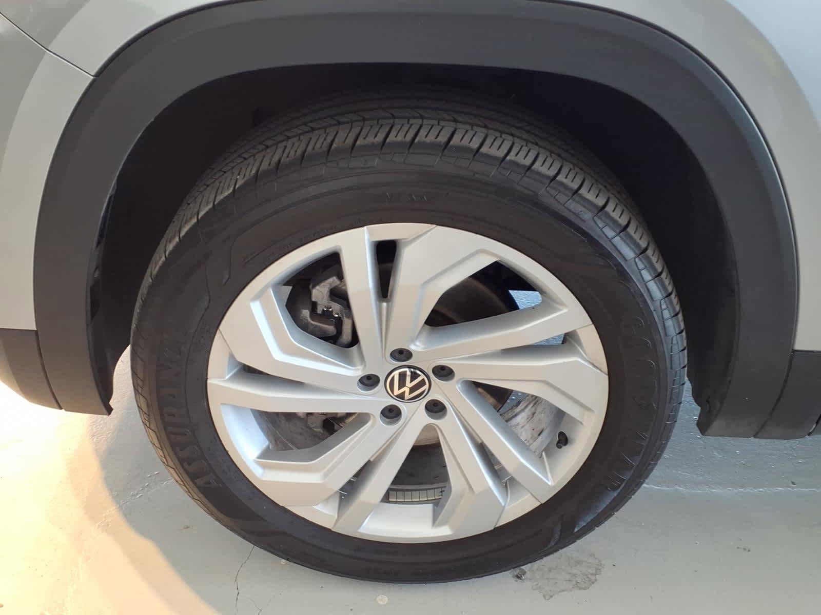 Used 2023 Volkswagen Atlas SE w/ Panoramic Sunroof Package AWD/4WD image 8
