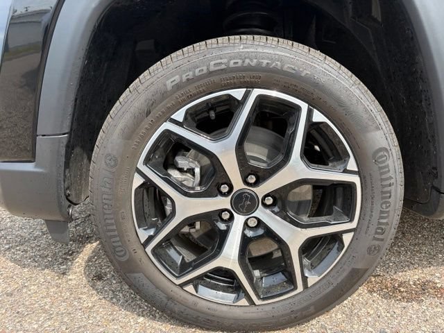 Used 2026 Jeep Compass Limited AWD/4WD image 9
