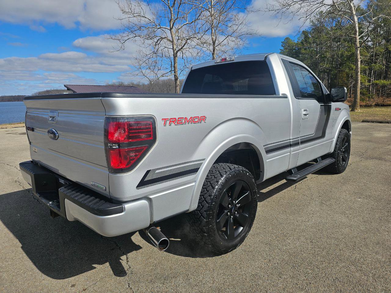 Used 2014 Ford F150 FX4 w/ FX Appearance Package AWD/4WD image 6