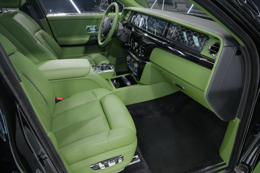 Used 2023 Rolls-Royce Phantom Sedan w/ The Phantom Package RWD image 62