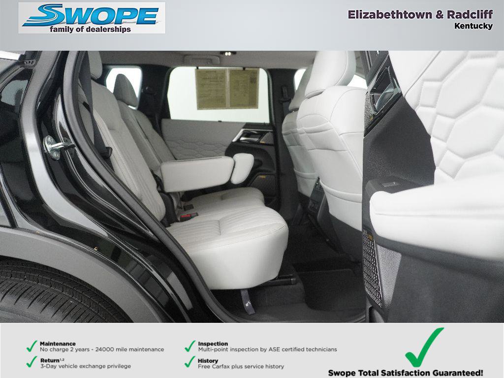 Used 2025 Mitsubishi Outlander AWD image 9
