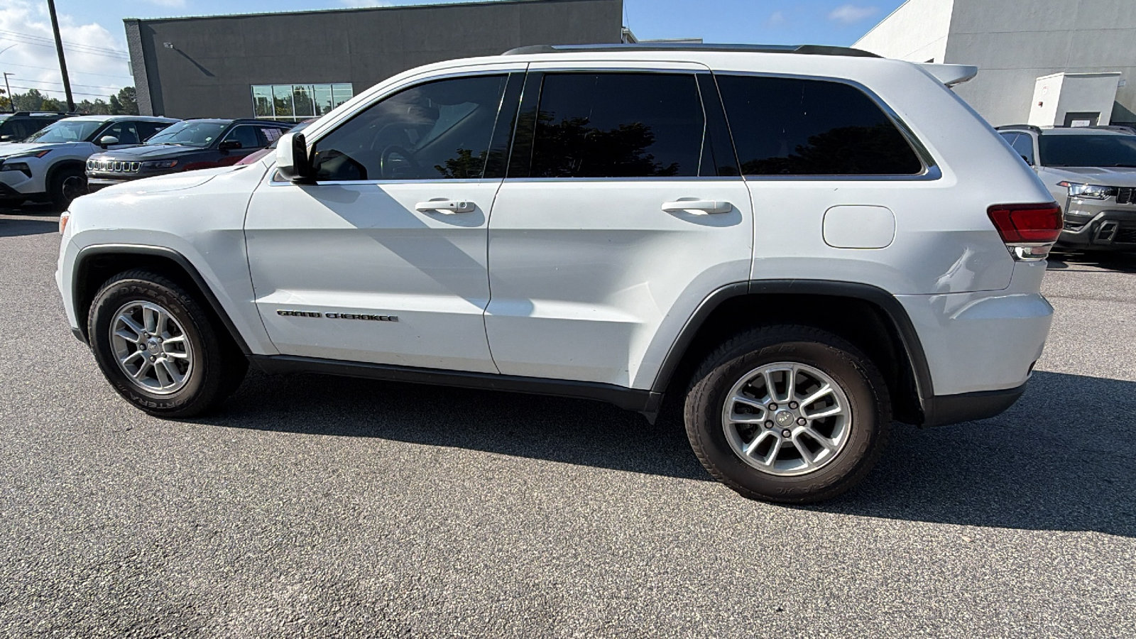 Used 2020 Jeep Grand Cherokee Laredo RWD image 11