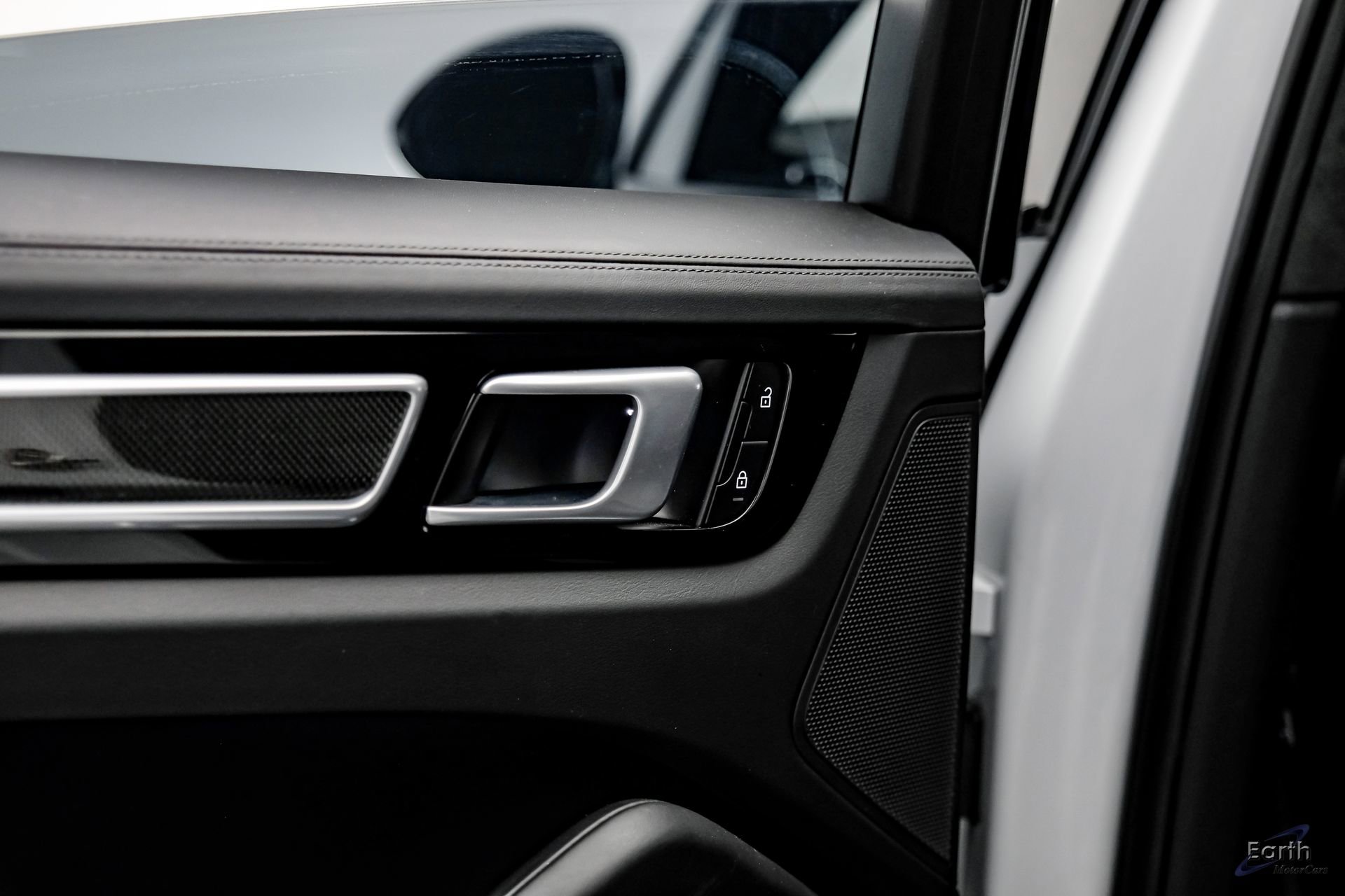 Used 2022 Porsche Cayenne Turbo image 96