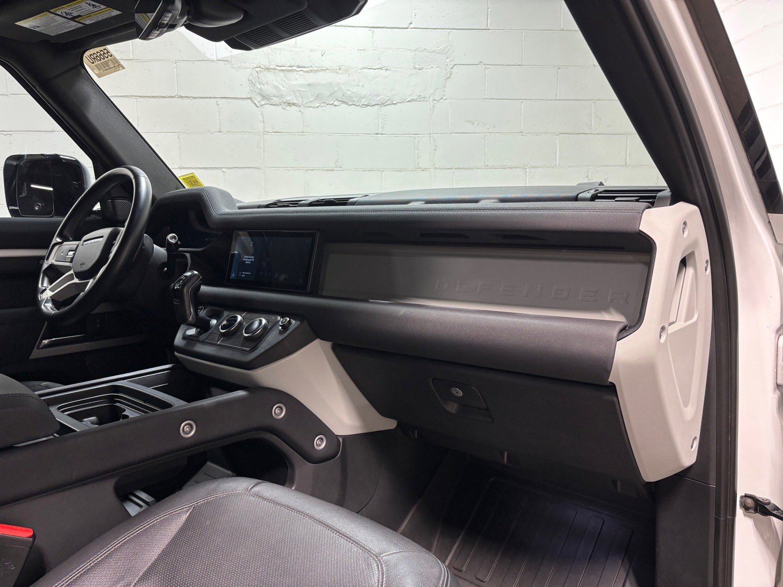 Used 2021 Land Rover Defender 90 S AWD/4WD image 27