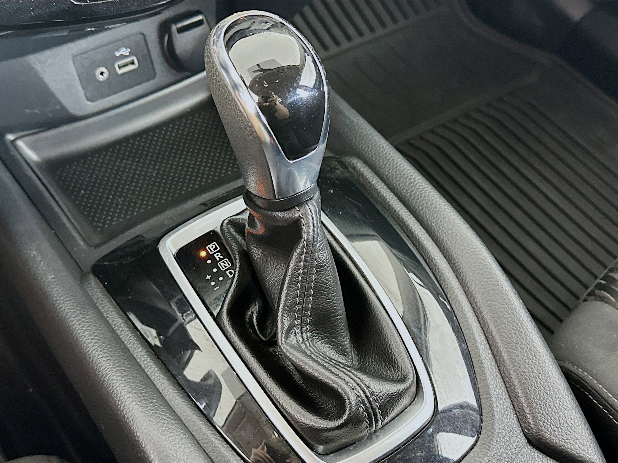 Used 2018 Nissan Rogue S image 24