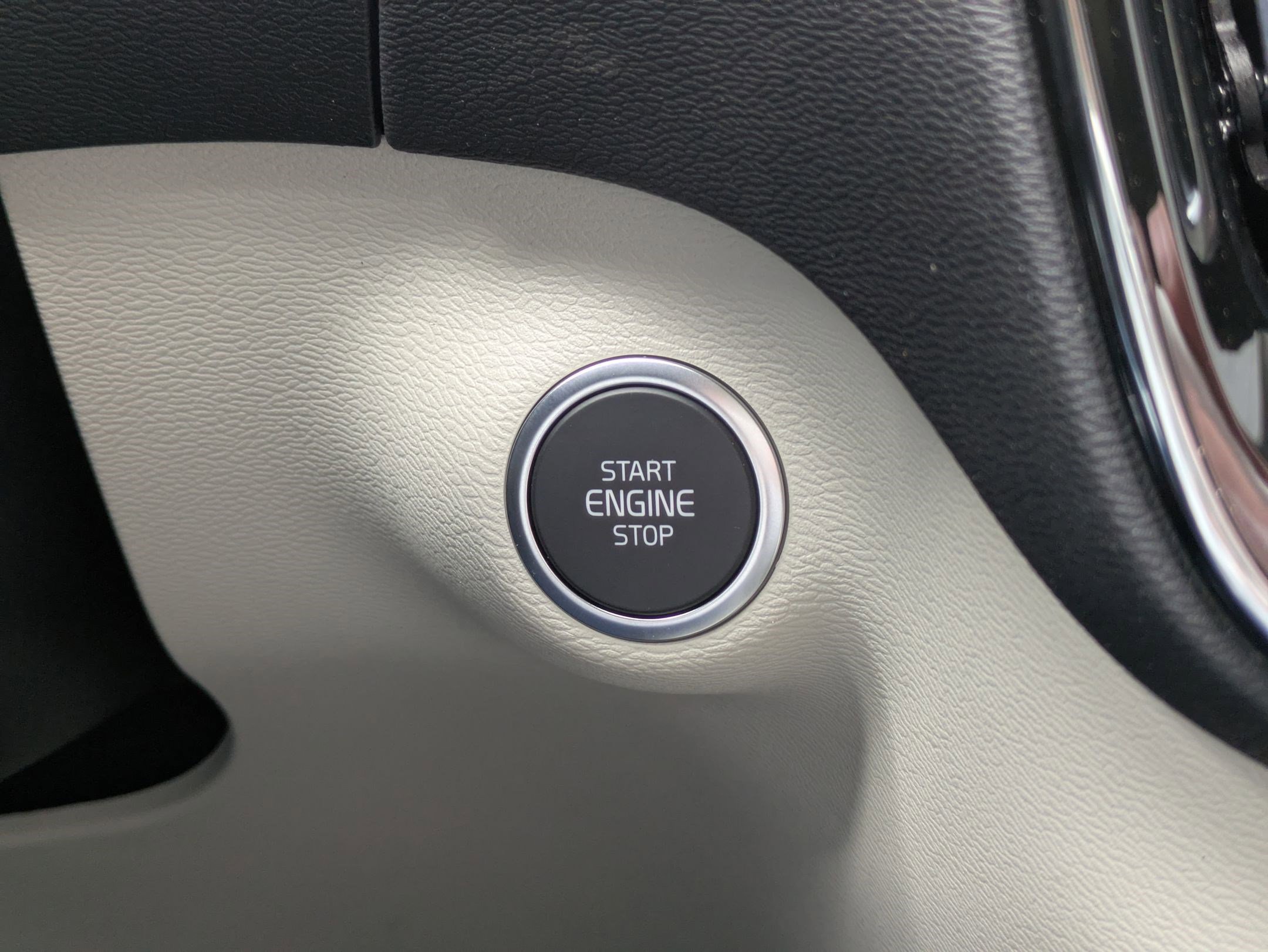 New 2026 Volvo XC40 B5 Plus w/ Protection Package Premier image 17