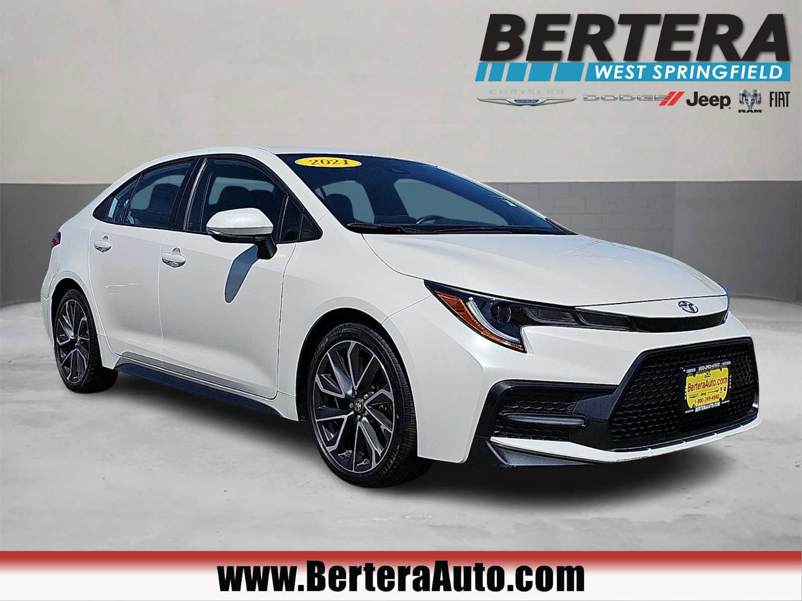 Used 2021 Toyota Corolla SE FWD image 1