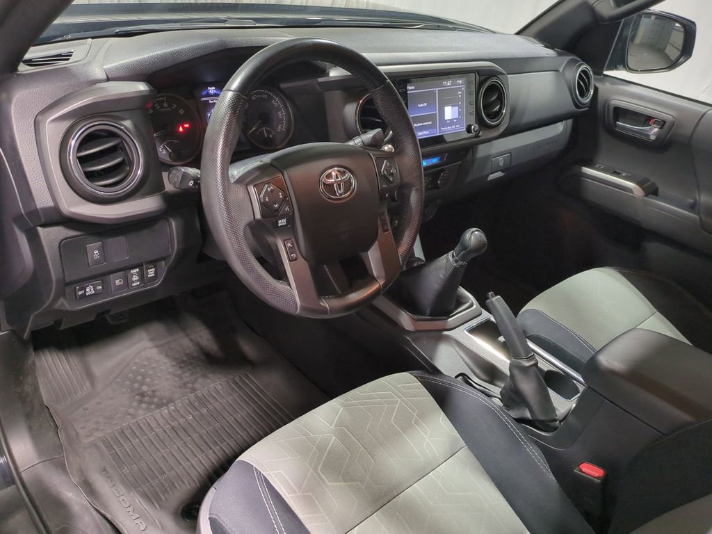 Used 2021 Toyota Tacoma TRD Off-Road image 11