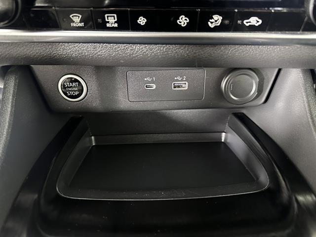 Used 2023 Nissan Rogue SV image 32