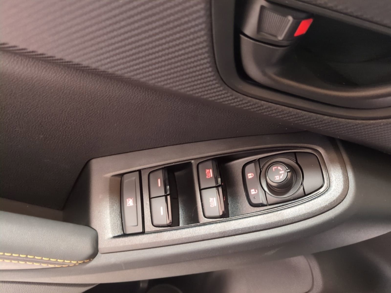 Certified 2025 Subaru Crosstrek 2.5i Sport w/ Crosstrek Mirror Package image 16