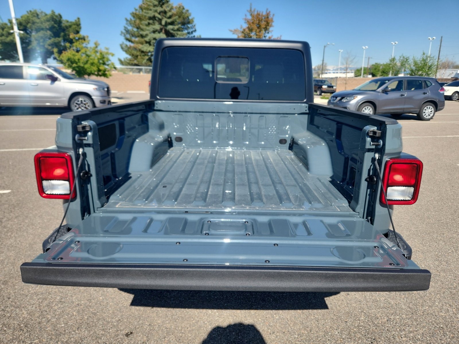 New 2025 Jeep Gladiator Sport image 33