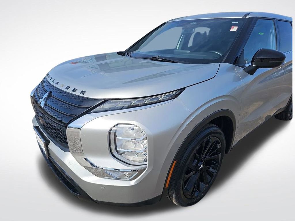 Used 2022 Mitsubishi Outlander SEL Black Edition image 28