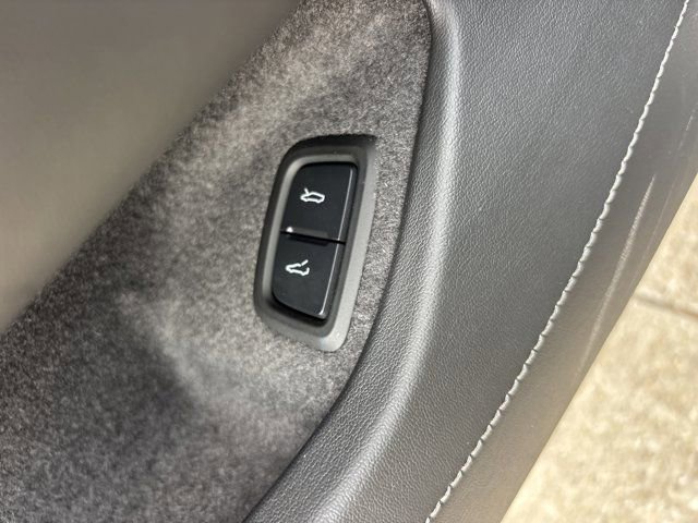 Used 2020 Chevrolet Corvette Stingray Preferred Cpe w/ 2LT Preferred Equipment Group image 21