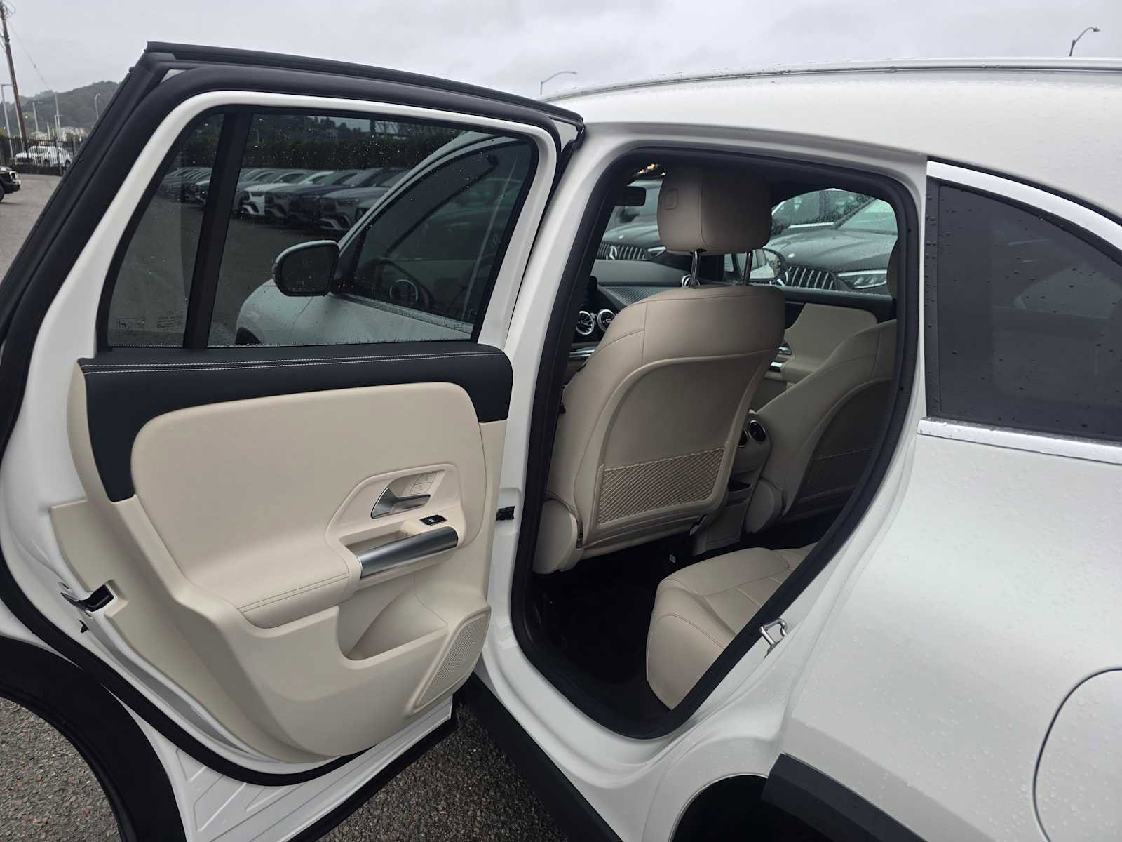 Used 2025 Mercedes-Benz GLA 250 4MATIC image 18