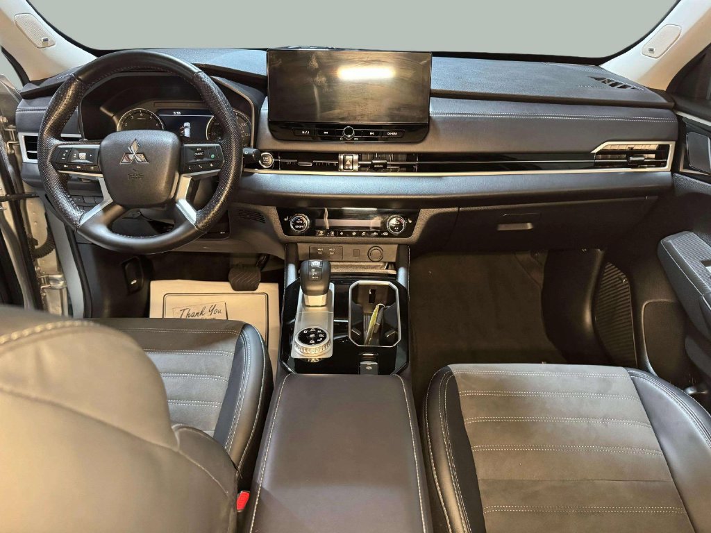 Used 2025 Mitsubishi Outlander SE AWD/4WD image 21